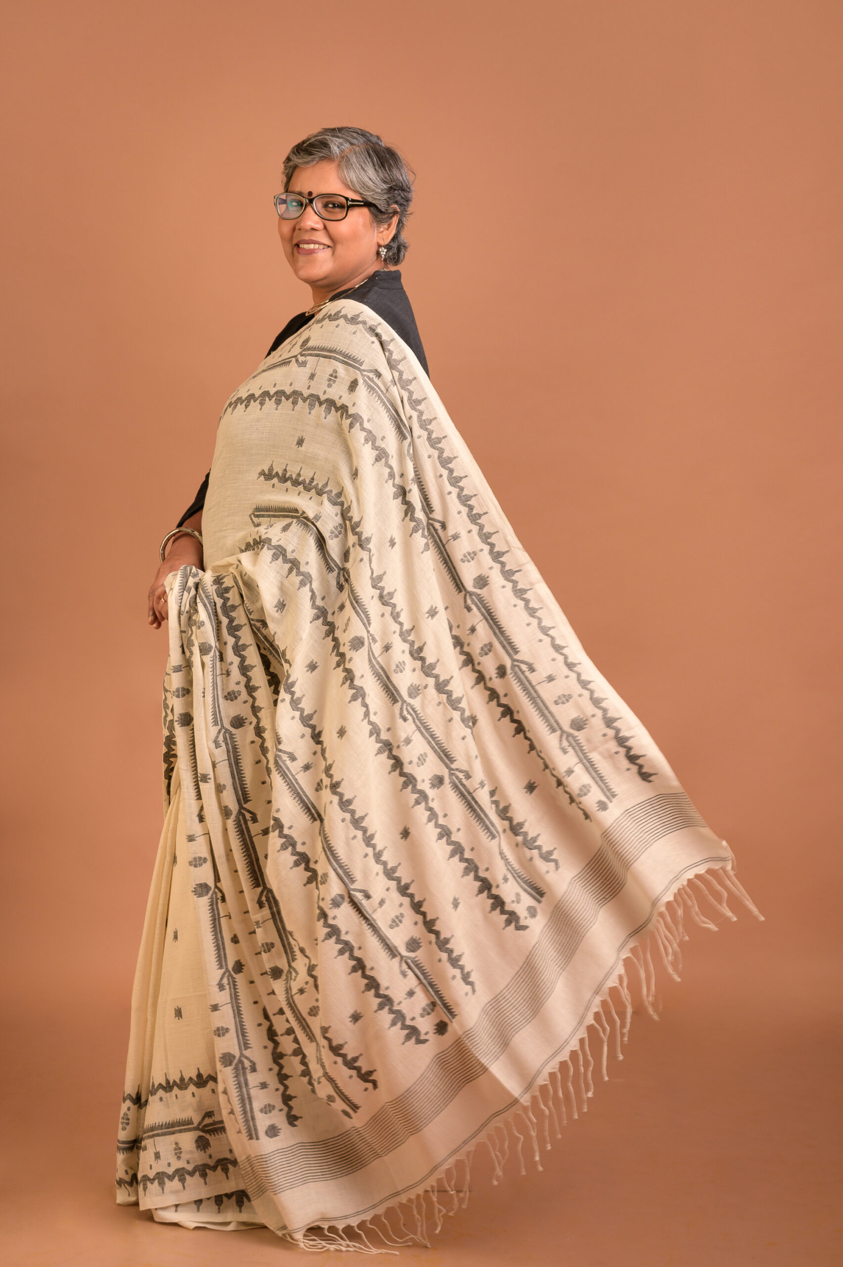 UTTOMA - Handwoven handspun cotton Jamdani - Image 3