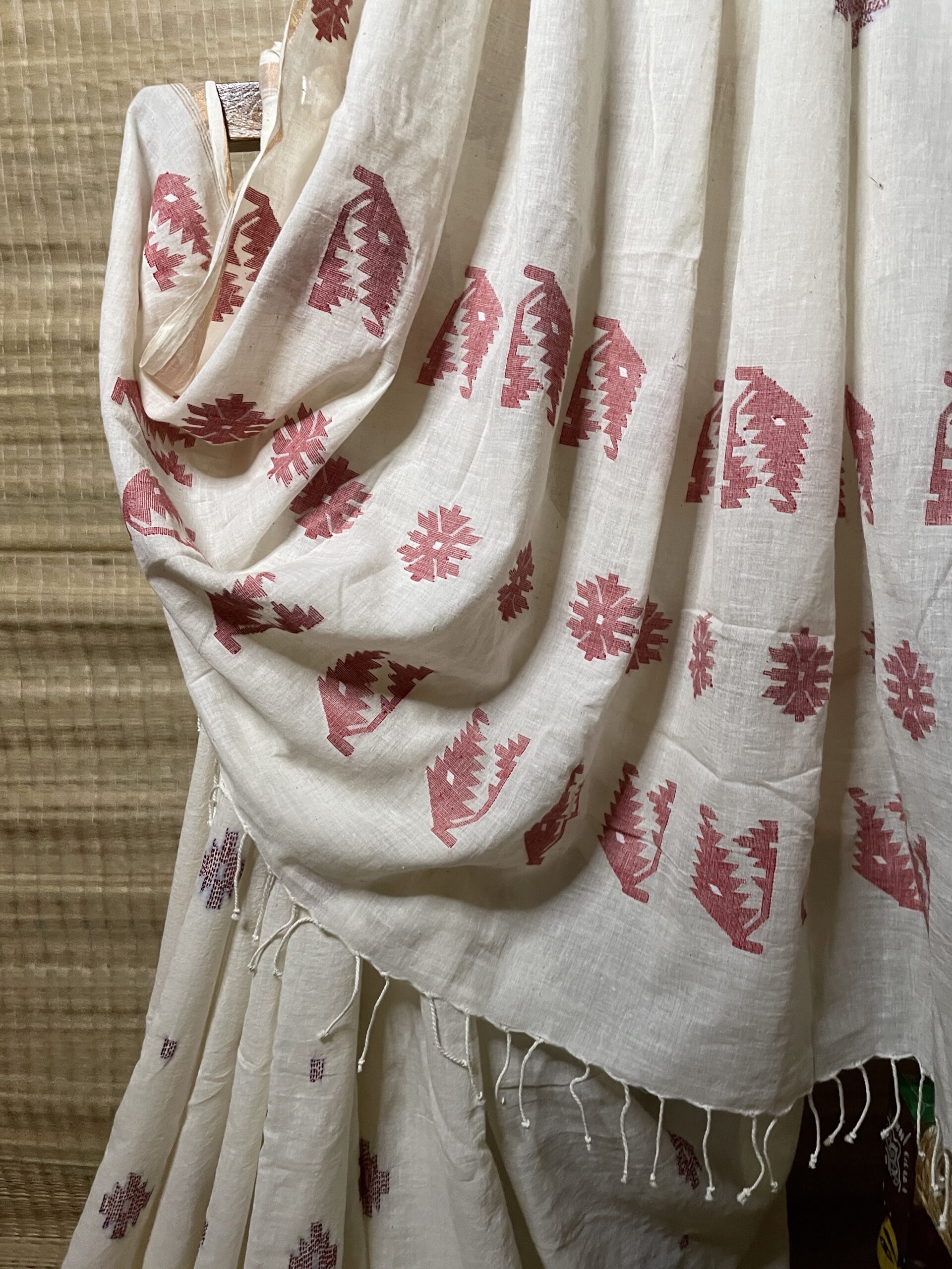 ANTARA - Handspun cotton jamdani saree with kantha motifs - Image 8