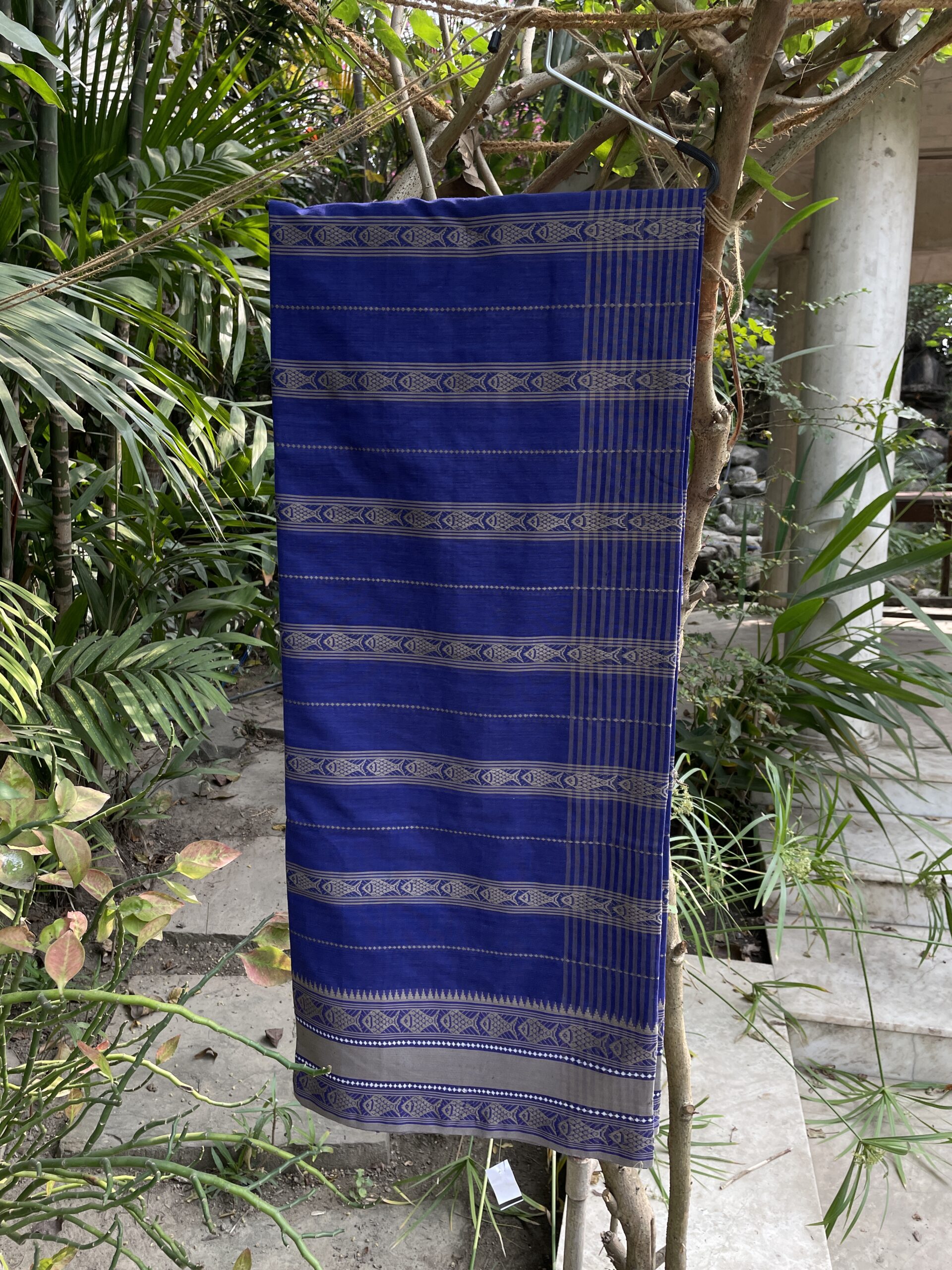 MEGHNA - Begumpuri cotton saree with fish motifs