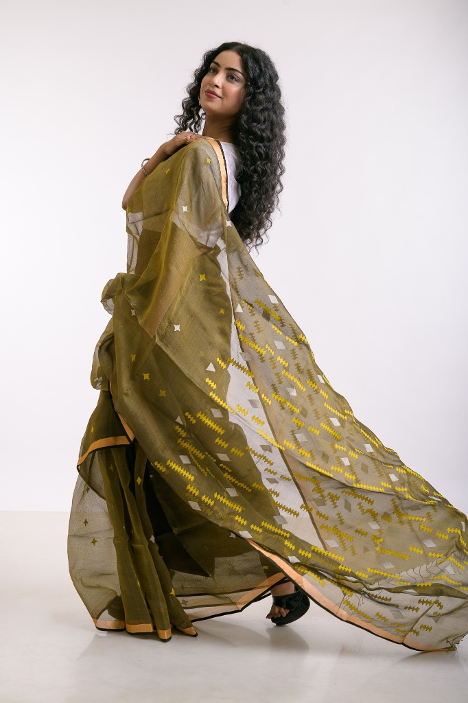 NIHARIKA - Handwoven resham silk jamdani saree with an elaborate pallu and small motifs on the body - Image 4